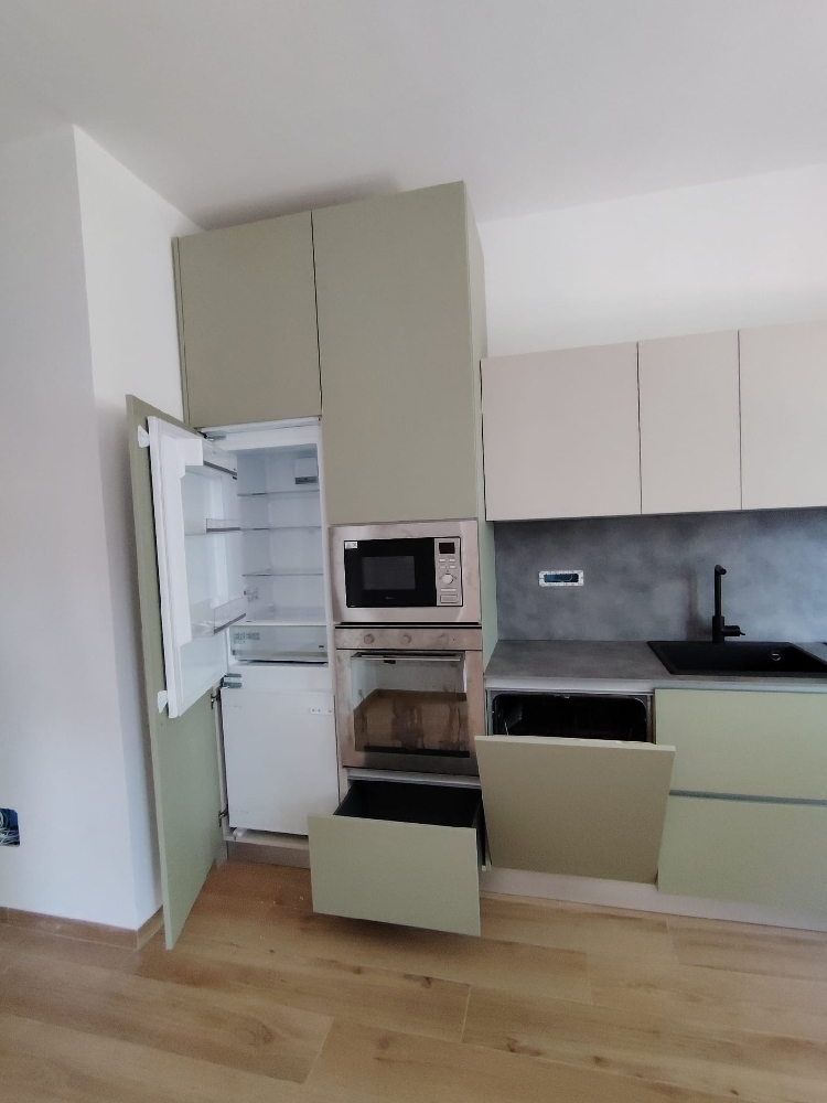 Cucina su misura ante aperte